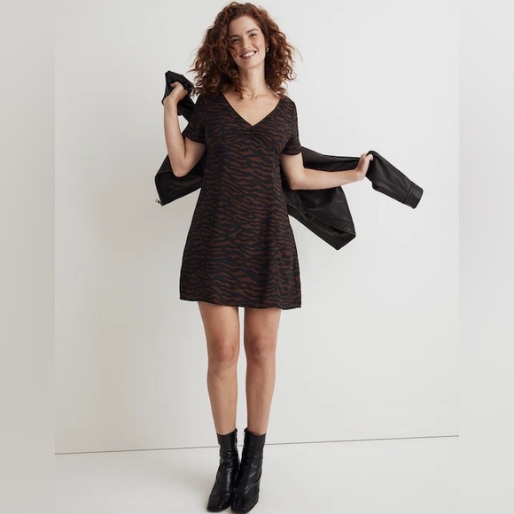 NEW Madewell Size 2 V-Neck Mini Dress in Abstract Animal Print NWT - Picture 1 of 8